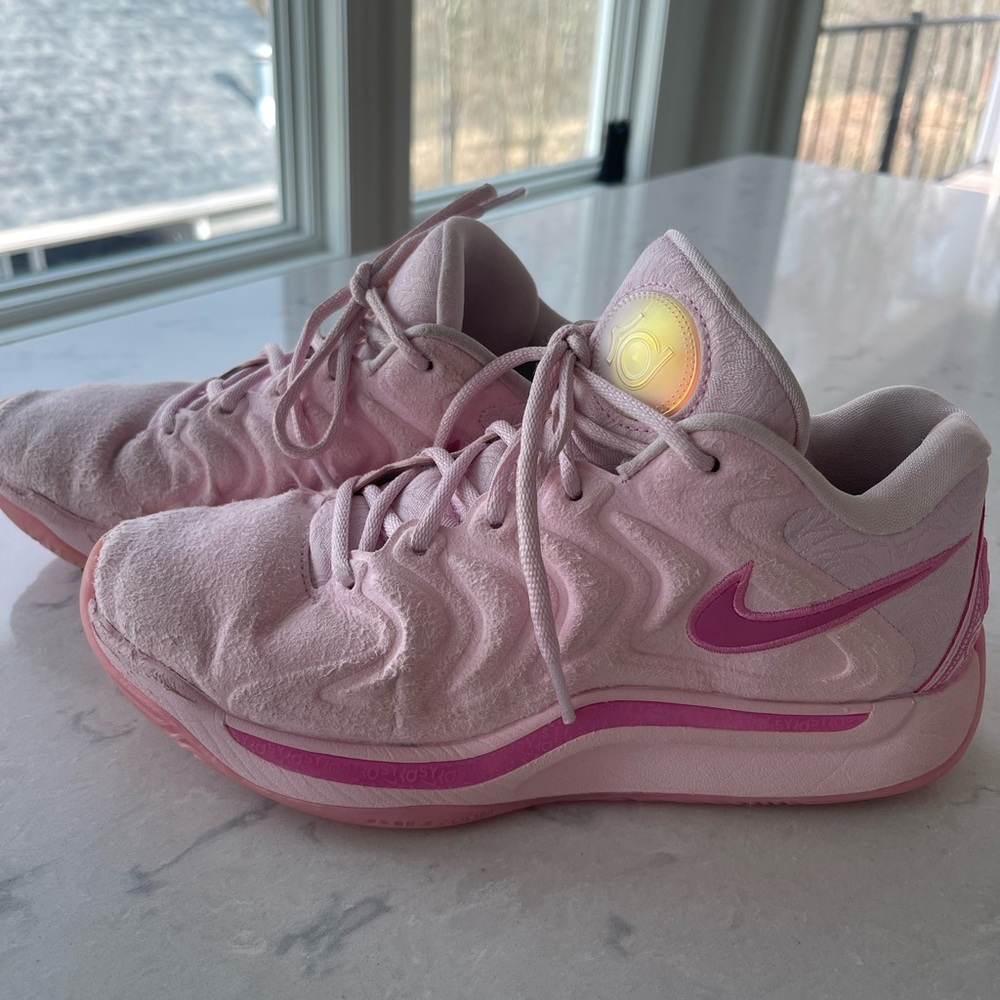 Nike KD 17 “Aunt Pearl” Pink Basketball Shoes Men’s 6 / Women’s 7.5